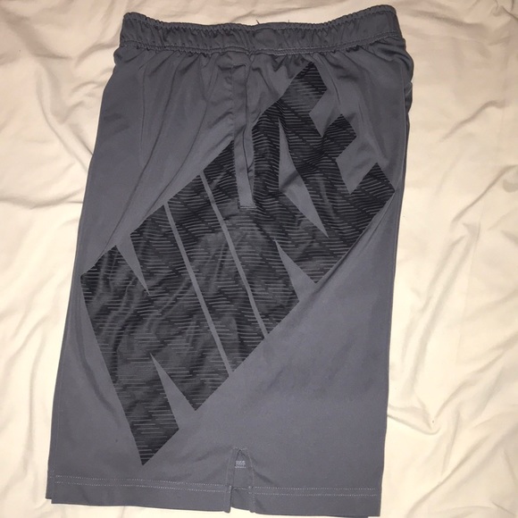Gray/grey Nike basketball shorts - Picture 2 of 5